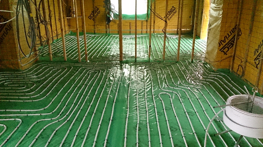 Pex Al Pex 16mm x 2mm underfloor heating pipes installed at 150mm centres in a spiral pattern